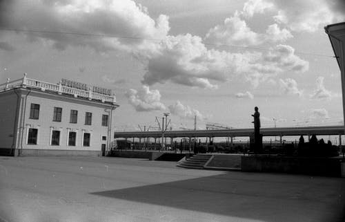 有关公开场合, 单色, 天空的免费素材图片