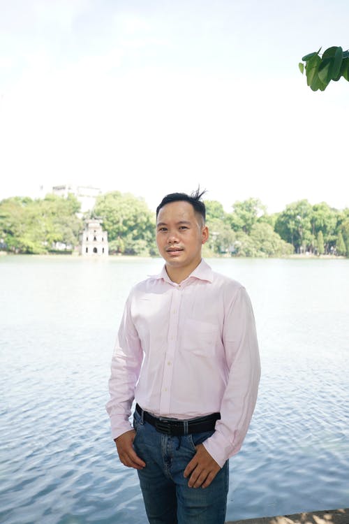 有关人, 垂直拍摄, 年輕的免费素材图片