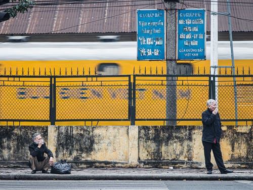 有关一边走, 公车站, 区域的免费素材图片
