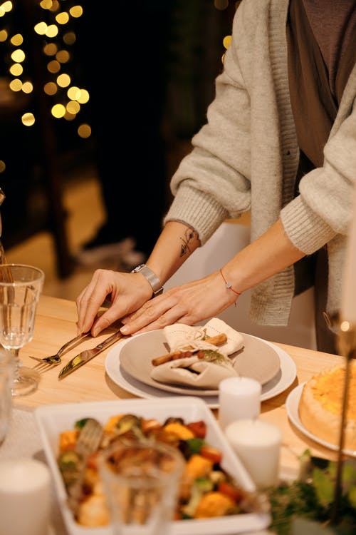 准备圣诞大餐的人 · 免费素材图片