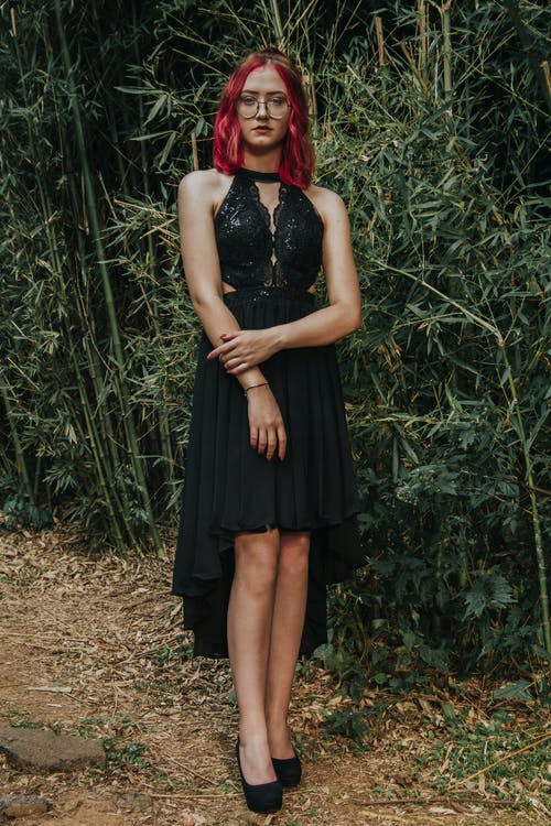 有关垂直拍摄, 女人, 摆姿势的免费素材图片