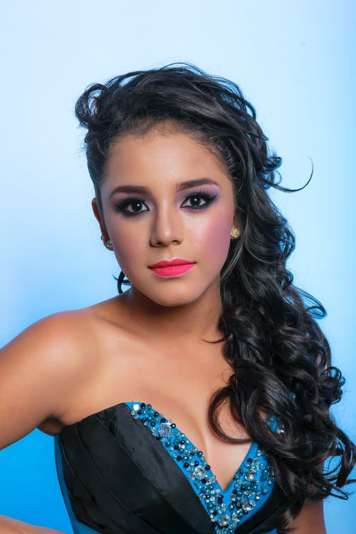 有关垂直拍摄, 女人, 工作室拍摄的免费素材图片