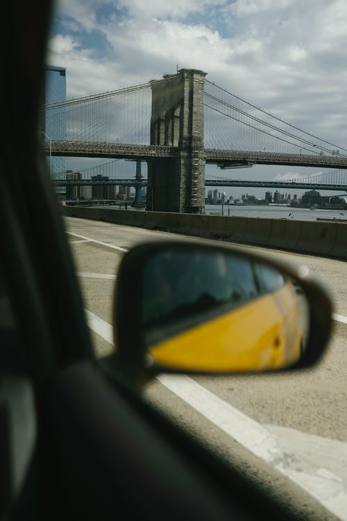 阴天通过车窗河大桥 · 免费素材图片