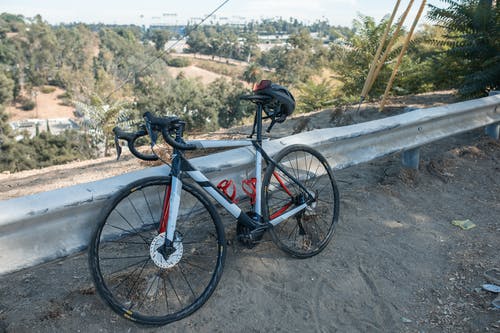 黑色和蓝色的山地自行车道 · 免费素材图片