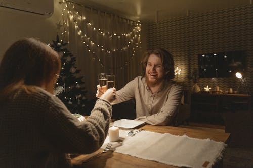 有关一对, 乾杯, 人的免费素材图片