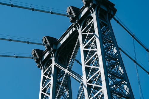 蓝天的桥梁的电缆金属建筑 · 免费素材图片