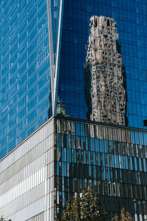 大都市市区的现代玻璃摩天大楼 · 免费素材图片