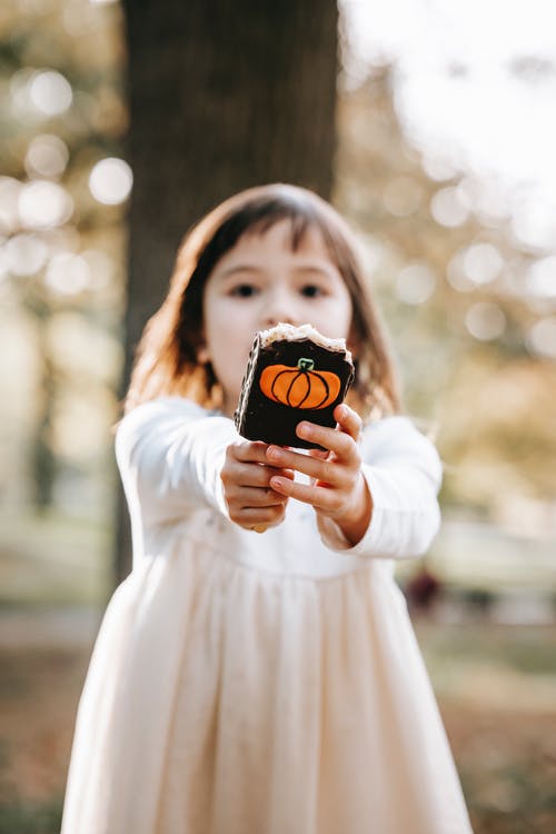 有趣的女孩，万圣节姜饼 · 免费素材图片