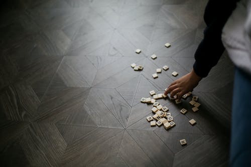 有关信, 拼字游戏瓷砖, 木地板的免费素材图片