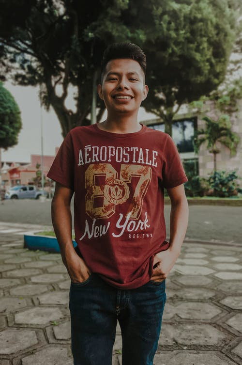 有关人, 休闲装, 双手插在口袋里的免费素材图片