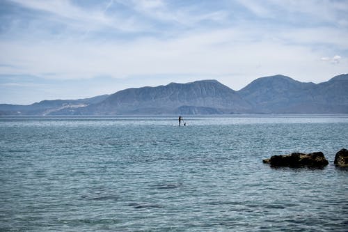 有关不均匀的, 冷静, 剪影的免费素材图片