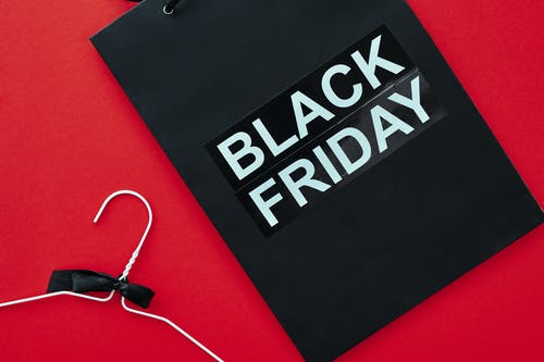 黑色星期五黑色文字购物袋 · 免费素材图片