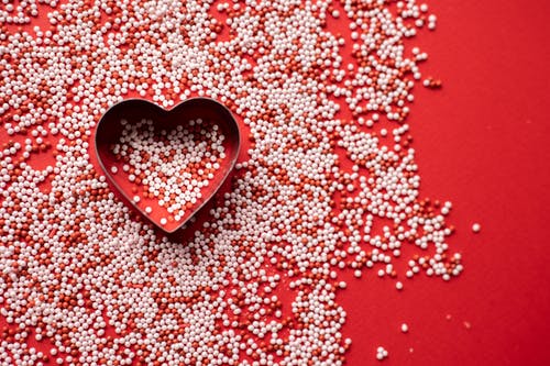 红色和白色的心图 · 免费素材图片