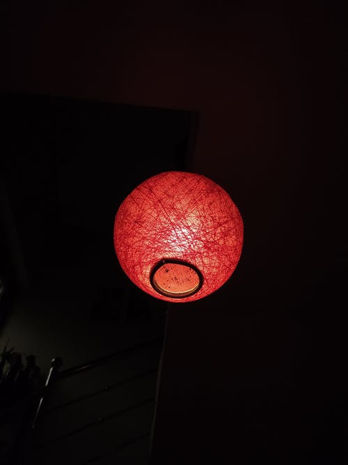 有关低角度拍攝, 吊灯, 弱光的免费素材图片