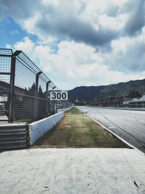 有关垂直拍摄, 多云的天空, 户外的免费素材图片