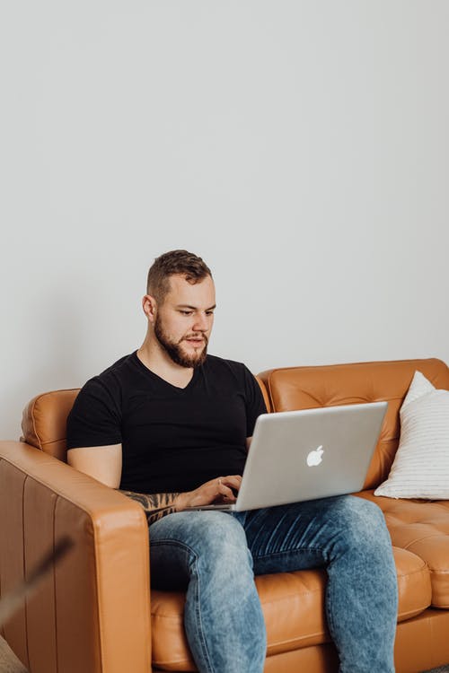 有关人, 坐, 垂直拍摄的免费素材图片