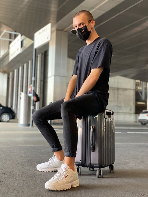 有关人, 坐, 垂直拍摄的免费素材图片