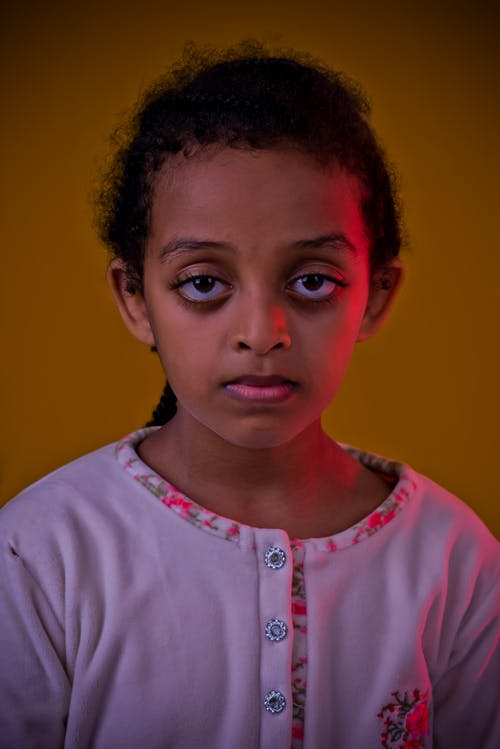 有关可爱的, 垂直拍摄, 女孩的免费素材图片