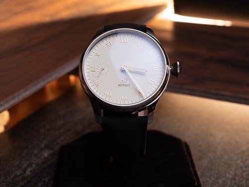 有关Analog Watch 美国手表品牌, 手表, 时钟指针的免费素材图片