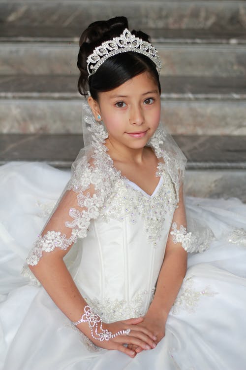 有关優雅, 垂直拍摄, 头饰的免费素材图片