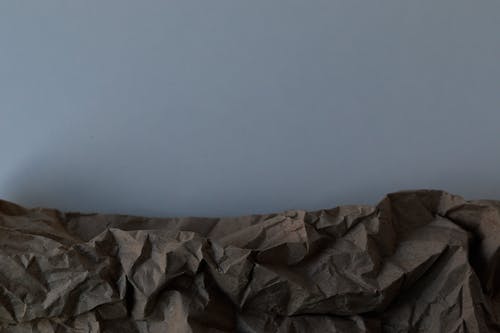 白表上的棕色纺织 · 免费素材图片