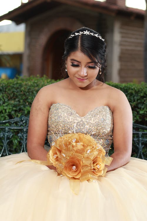 有关一束鲜花, 优雅, 坐的免费素材图片