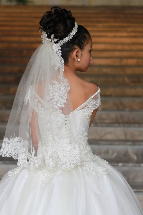 有关优雅, 垂直拍摄, 头饰的免费素材图片