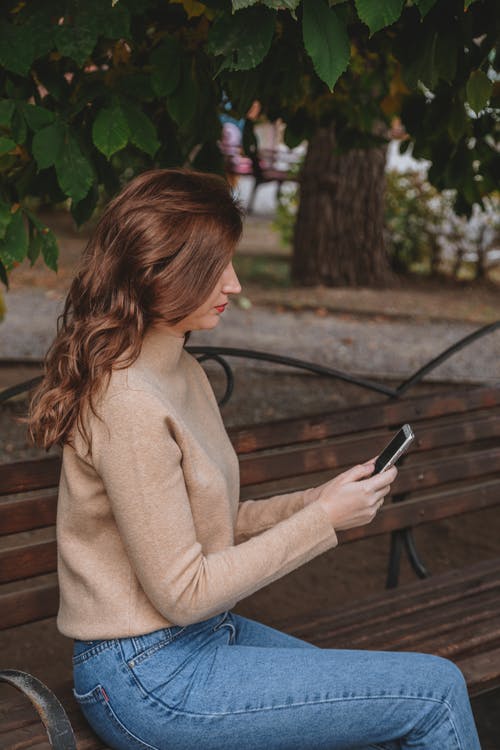 有关3C用品, 上网, 不露面的免费素材图片