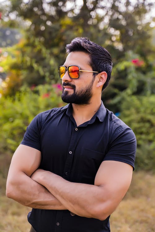 有关交叉双臂, 人, 侧面图的免费素材图片