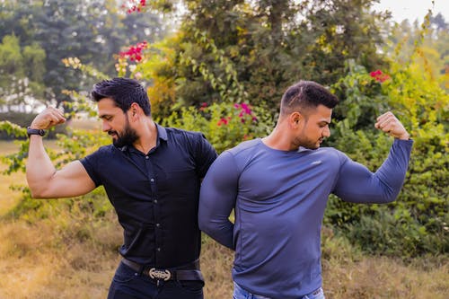 有关弯曲, 模糊背景, 站立的免费素材图片