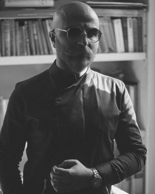 有关人, 垂直拍摄, 墨镜的免费素材图片