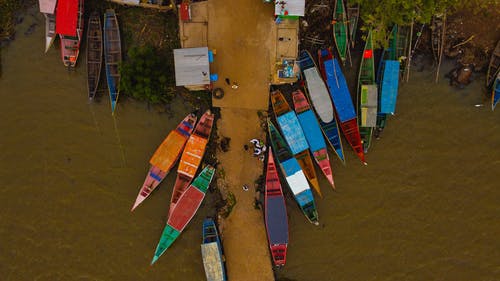 有关停泊, 头顶射击, 水上技能的免费素材图片