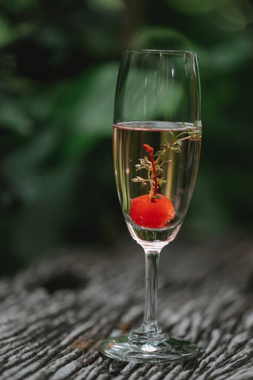 透明玻璃红酒 · 免费素材图片