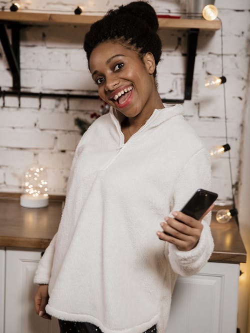 有关＃室内, 人, 垂直拍摄的免费素材图片