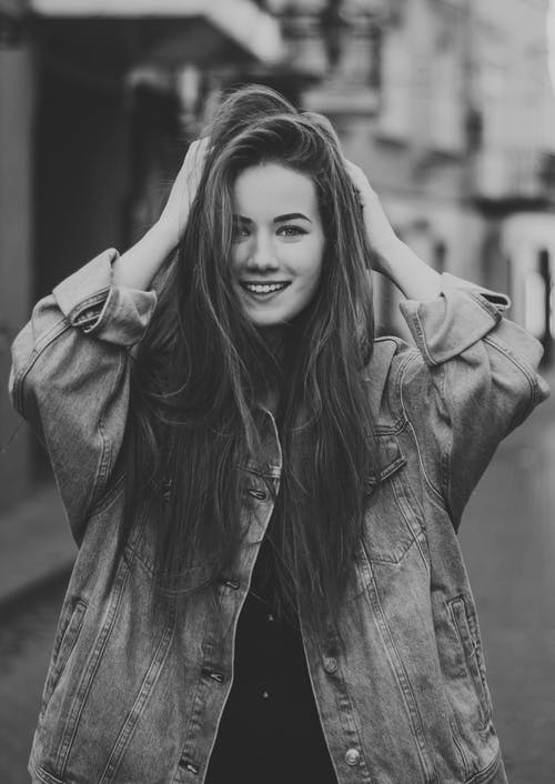 有关單色, 垂直拍摄, 夾克的免费素材图片