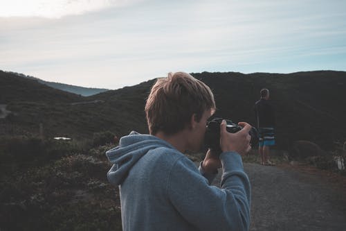 旅行期间人拍照的性质 · 免费素材图片