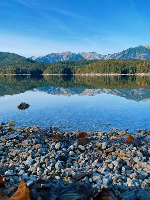 有关垂直拍摄, 天性, 山的免费素材图片