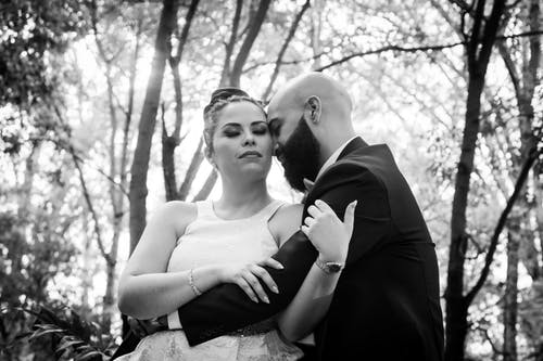 有关一起, 丈夫, 单色的免费素材图片