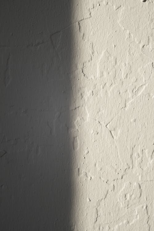 白色的粗糙混凝土墙 · 免费素材图片