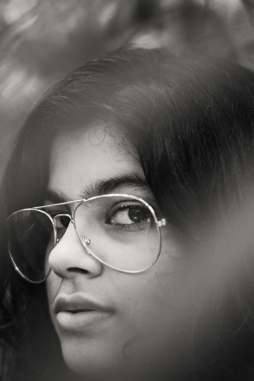 有关侧面图, 单色, 女人的免费素材图片