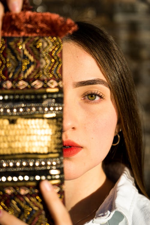 有关咖啡色头发的女人, 垂直拍摄, 女人的免费素材图片