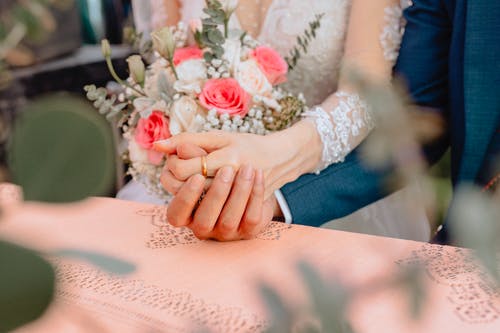 有关姻缘, 婚礼鲜花, 爱的免费素材图片
