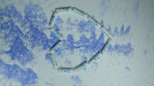 黄色和黑色心形图 · 免费素材图片