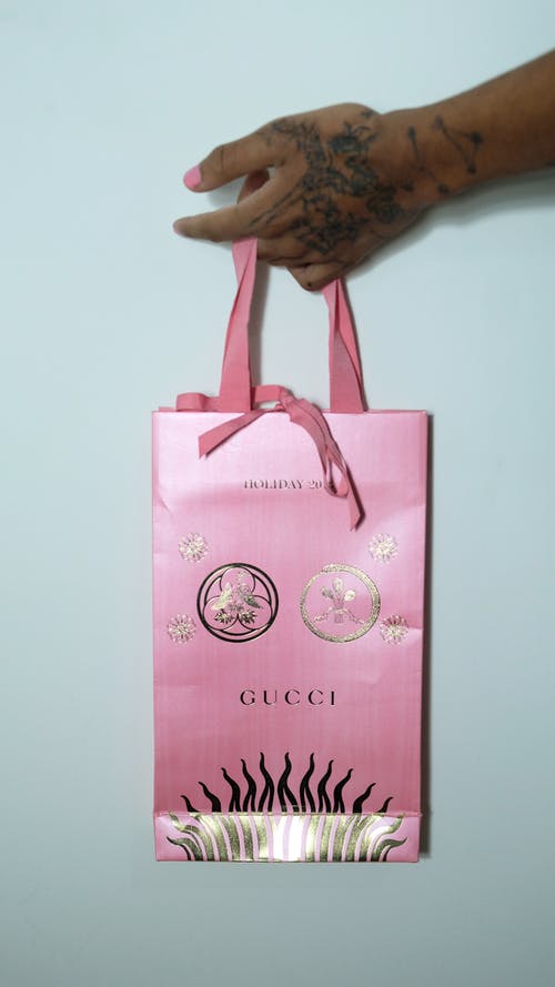 粉色和白色hello Kitty手提袋 · 免费素材图片