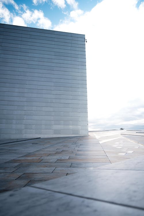 有关低角度拍摄, 垂直拍摄, 天空的免费素材图片