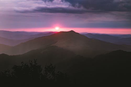 有关了望山, 剪影, 多云的天空的免费素材图片