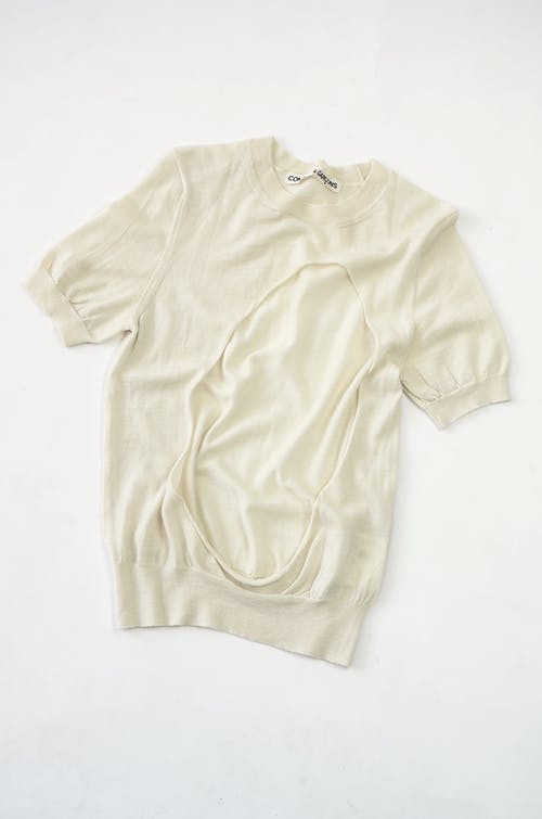 白色圆领t恤 · 免费素材图片