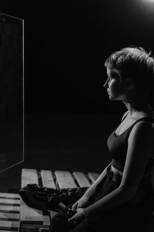 有关侧面图, 单色, 垂直拍摄的免费素材图片