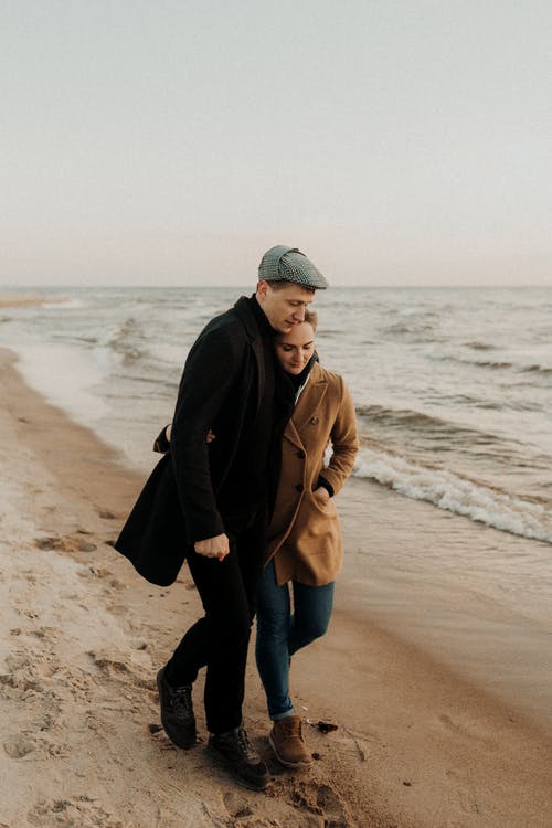 有关一對, 垂直拍摄, 岸邊的免费素材图片