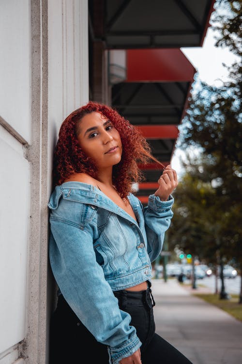 有关倚, 垂直拍摄, 夹克的免费素材图片